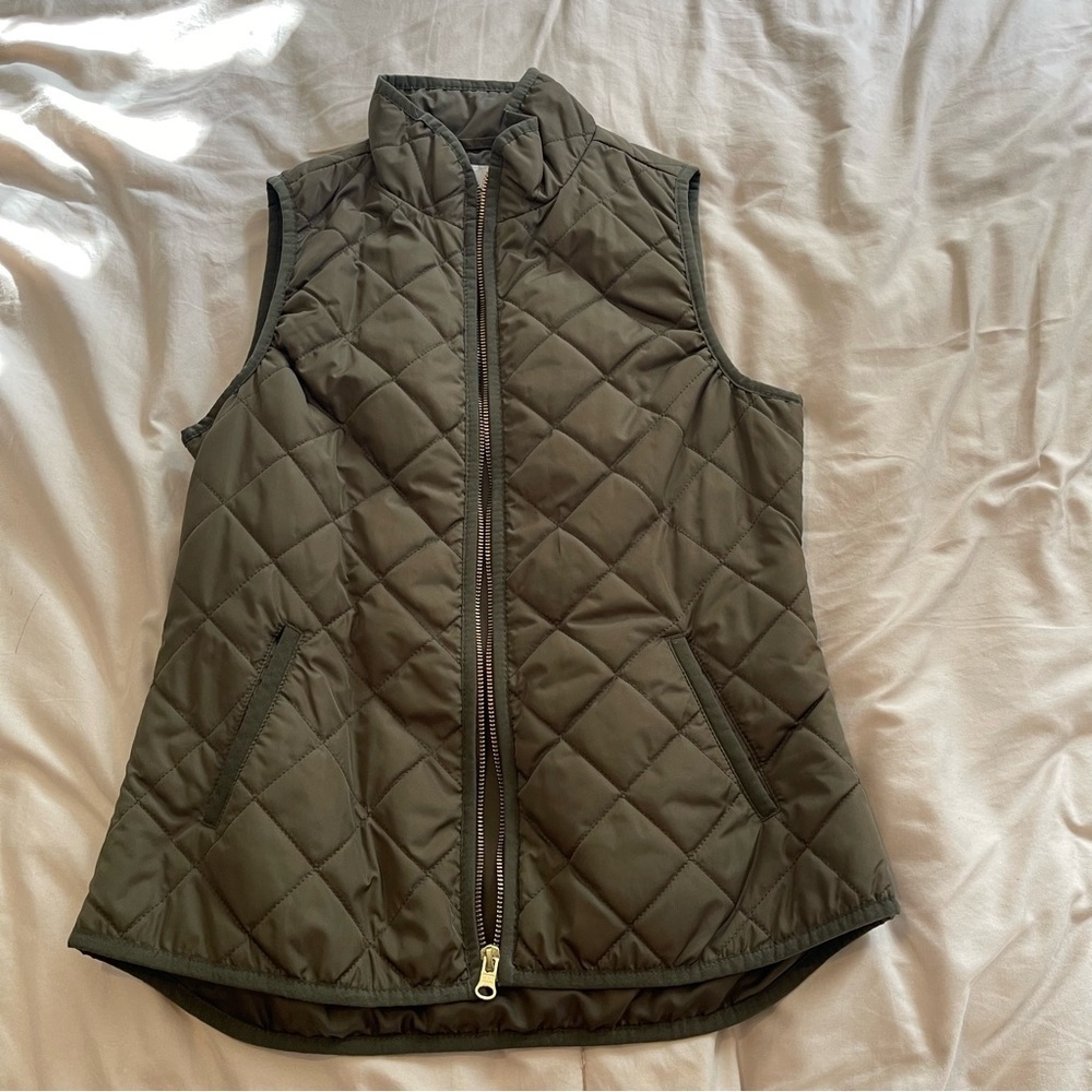 Old Navy Quilted Olive Green Women’s Vest Size XS